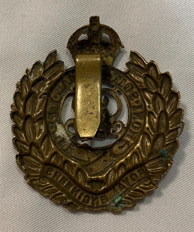 WW2 British Royal Engineers Cap Badge